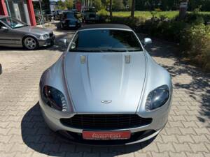Image 19/43 of Aston Martin V8 Vantage S (2017)