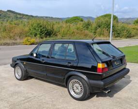 Bild 7/42 von Volkswagen Golf II GTi 16V 1.8 (1986)