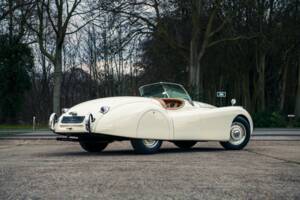 Image 17/45 of Jaguar XK 120 OTS (1950)
