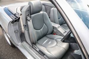 Image 30/43 of Mercedes-Benz SL 500 (1996)