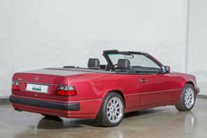Bild 3/31 von Mercedes-Benz E 320 (1993)
