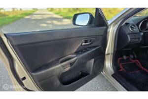 Image 13/30 of Mazda 3 - 1.6 (2005)