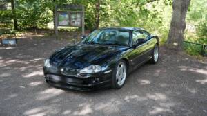 Image 16/50 of Jaguar XKR (1998)