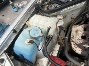 Immagine 42/49 di Mercedes-Benz 190 E (1990)