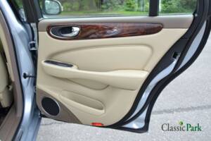 Immagine 26/46 di Jaguar XJ 8 3.5 (2007)