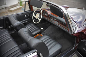 Immagine 50/71 di Mercedes-Benz 220 SE b (1961)