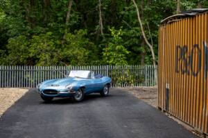 Image 19/46 de Jaguar E-Type "Lightweight" (1963)