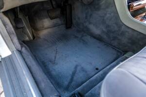 Image 127/175 of Mercedes-Benz 420 SE (1986)