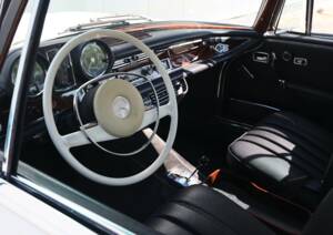 Imagen 30/43 de Mercedes-Benz 280 SE (1968)