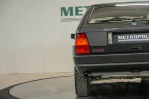 Image 20/46 of Lancia Delta HF Integrale (1988)