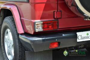 Image 34/49 de Mercedes-Benz 230 GE (SWB) (1993)