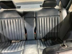 Bild 36/50 von Mercedes-Benz 300 E (1986)