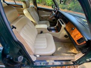 Bild 38/50 von Daimler Double Six (1992)