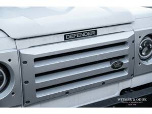 Image 18/22 of Land Rover Defender 90 (1996)