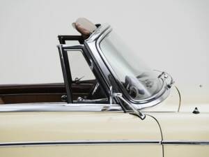 Afbeelding 13/15 van Mercedes-Benz 220 SE b (1961)