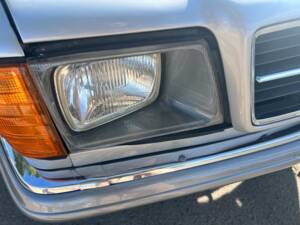 Image 42/77 of Mercedes-Benz 380 SEC (1982)