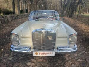 Image 20/54 of Mercedes-Benz 220 SE b (1963)