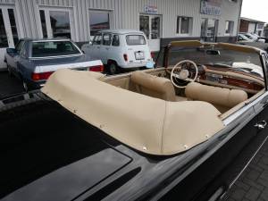 Image 19/25 of Mercedes-Benz 220 SE b (1963)