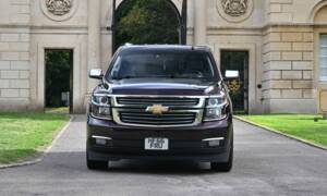 Image 6/50 of Chevrolet Suburban (2017)