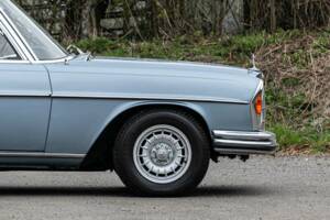 Image 28/32 of Mercedes-Benz 300 SEL 6.3 (1971)