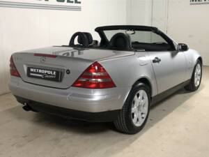 Image 7/24 de Mercedes-Benz SLK 230 Kompressor (1997)