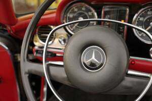 Image 44/50 of Mercedes-Benz 280 SL (1969)