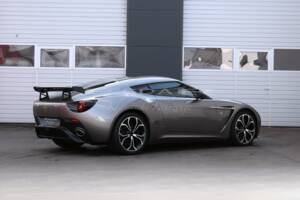 Immagine 30/32 di Aston Martin V12 Zagato (2013)