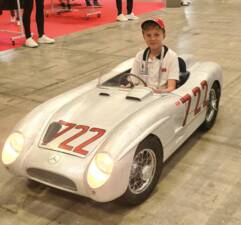 Image 8/20 de Mercedes-Benz 300 SLR Junior (2005)