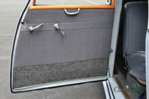 Image 20/50 of Mercedes-Benz 220 (1952)