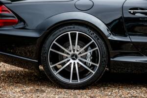 Immagine 26/46 di Mercedes-Benz SL 65 AMG (2005)