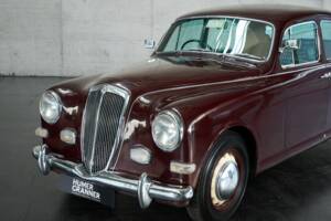 Image 2/50 of Lancia Aurelia B12 (1955)