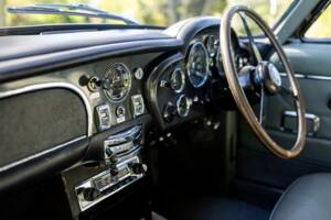 Image 40/62 of Aston Martin DB 6 (1967)