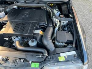 Imagen 41/64 de Mercedes-Benz E 500 (1993)