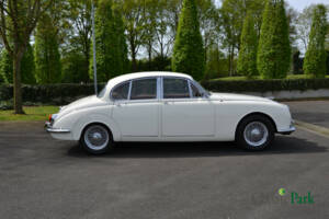 Image 7/35 of Jaguar 340 (1968)