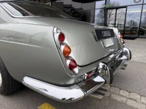 Image 17/26 of Ferrari 250 GT 2+2 (1962)