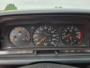 Bild 15/39 von Mercedes-Benz 190 E 1.8 (1992)