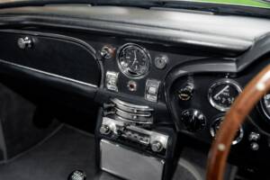 Image 56/79 of Aston Martin DB 6 (1968)