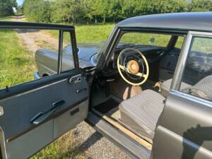 Bild 5/9 von Mercedes-Benz 220 SE b (1964)