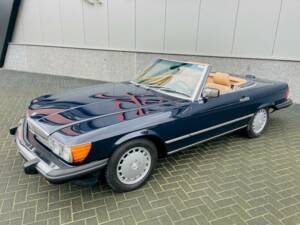 Image 2/36 of Mercedes-Benz 560 SL (1988)