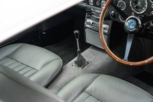 Image 19/42 de Aston Martin DB 5 (1964)