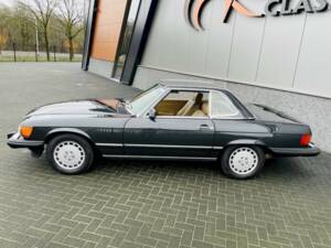 Image 8/30 of Mercedes-Benz 560 SL (1988)