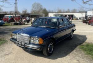 Image 1/8 of Mercedes-Benz 200 (1984)