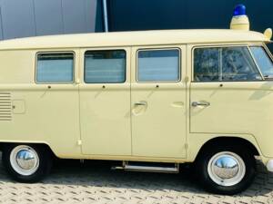 Image 7/8 of Volkswagen T1 panel van (1966)