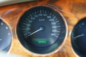 Image 21/50 of Jaguar XKR (2001)