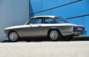 Image 17/24 of Alfa Romeo 1750 GT Veloce (1971)