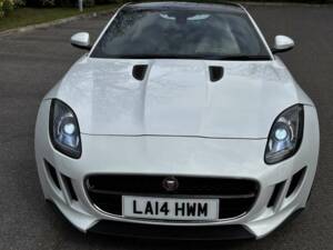 Image 30/50 of Jaguar F-Type (2014)