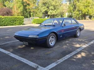 Image 23/77 of Ferrari 365 GT4 2+2 (1975)