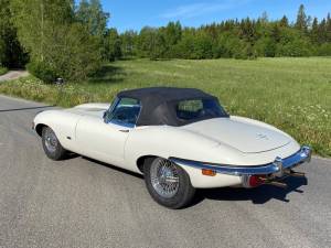 Image 8/42 de Jaguar E-Type (1970)