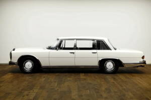 Image 2/24 of Mercedes-Benz 600 (1971)