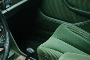 Bild 44/50 von Mercedes-Benz 300 SEL (1986)